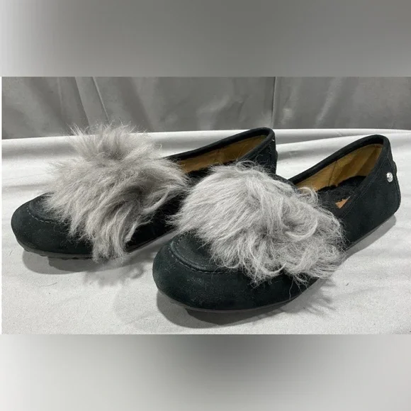 🛑 1 hour sale. UGG, size 7, Kaley Wisp, Black Flats w/ Gray sheepskin Fur upper - Picture 2 of 10